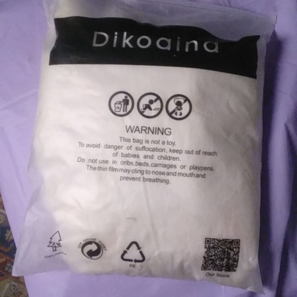 Dikoaina White Faux Scarf